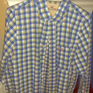 Men’s Plaid Hollister button down